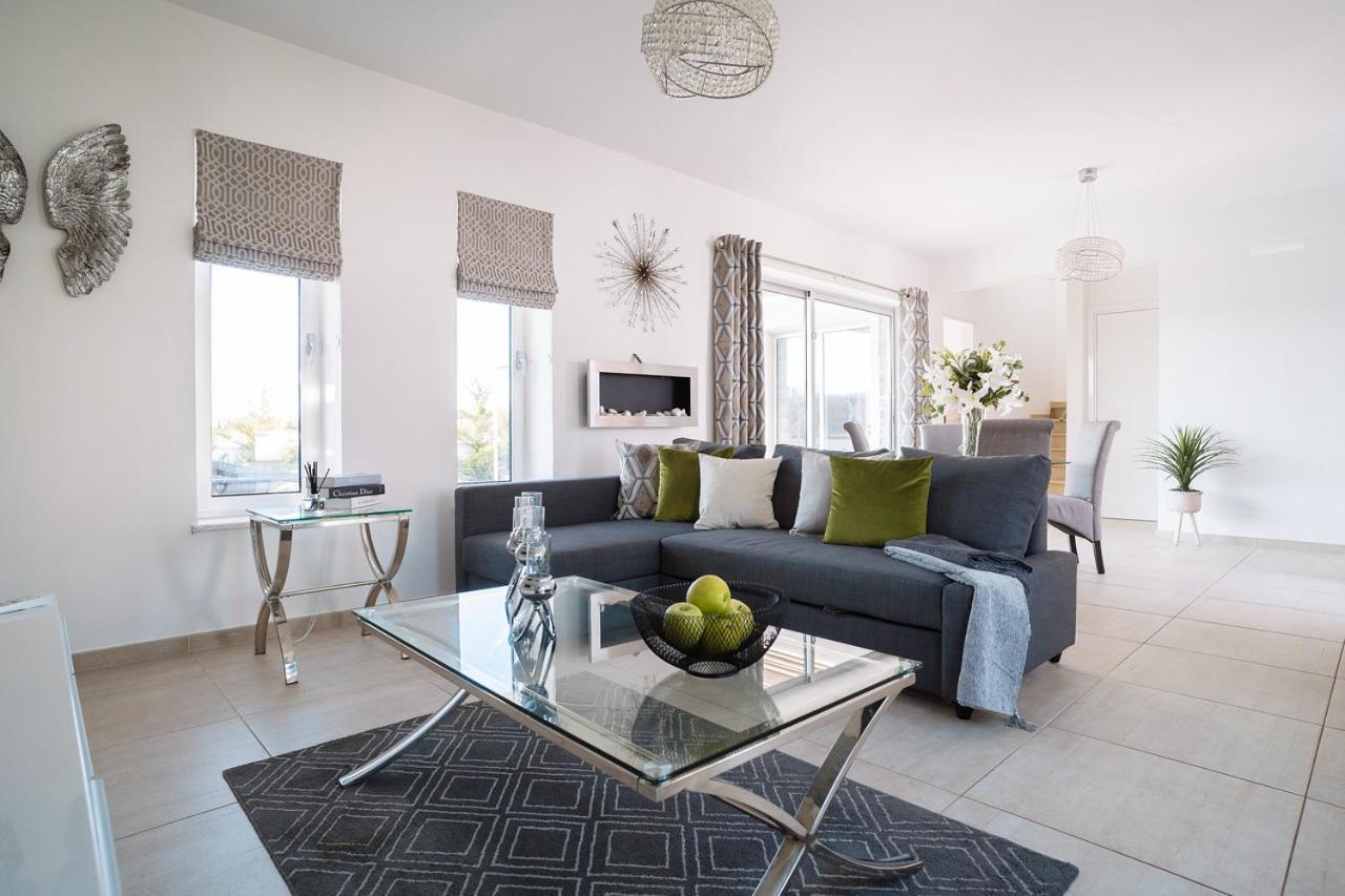 Villa Aquamarine Paphos ภายนอก รูปภาพ