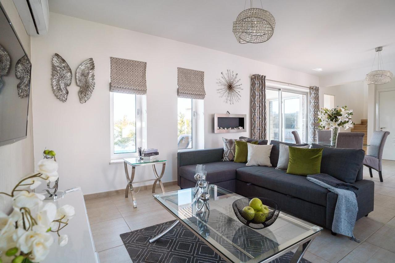 Villa Aquamarine Paphos ภายนอก รูปภาพ