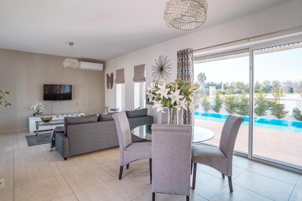 Villa Aquamarine Paphos ภายนอก รูปภาพ